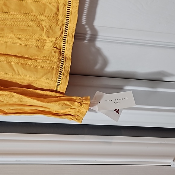 NWT: Girls M 7/8 long-sleeve marigold top and elastic wide leg jean pants outfit - Picture 6 of 9